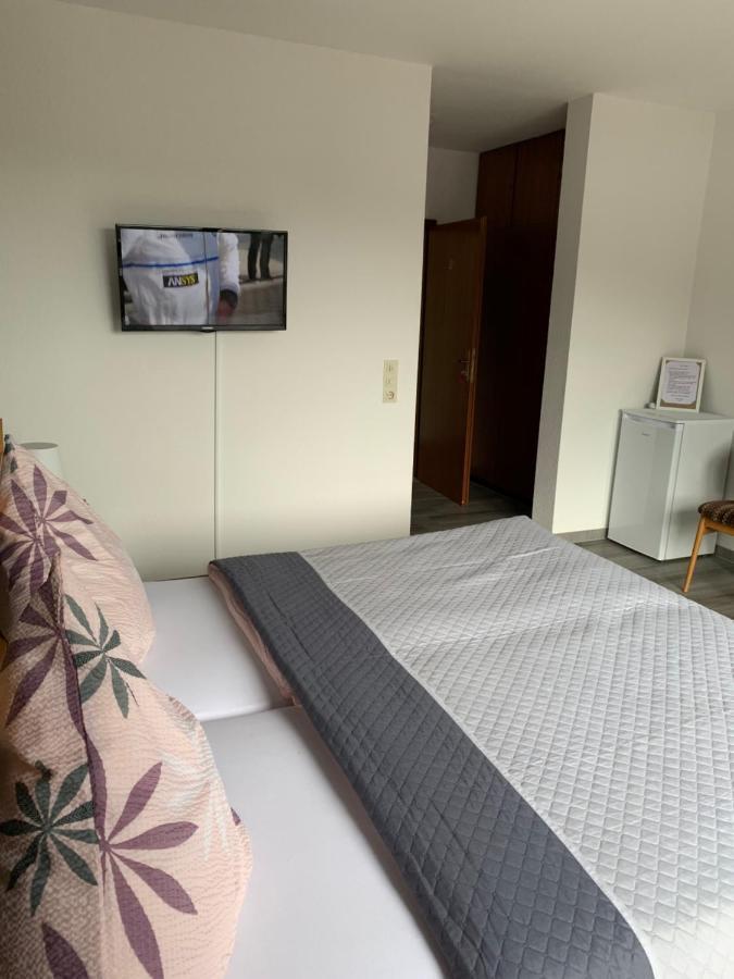 Bed and Breakfast Vina Am Ring Mannebach  Esterno foto