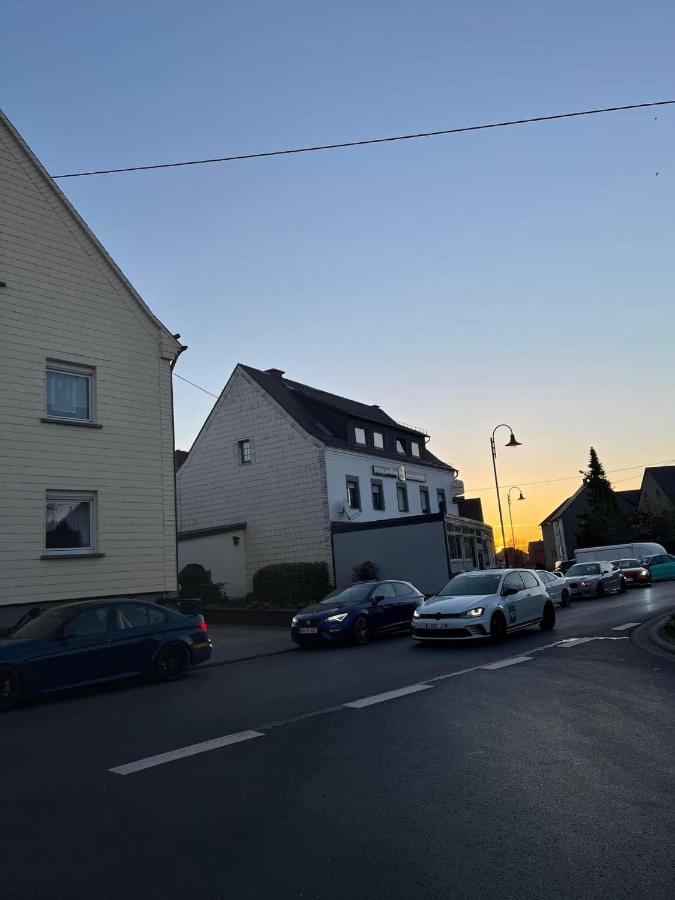 Bed and Breakfast Vina Am Ring Mannebach  Esterno foto