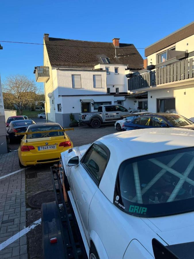 Bed and Breakfast Vina Am Ring Mannebach  Esterno foto