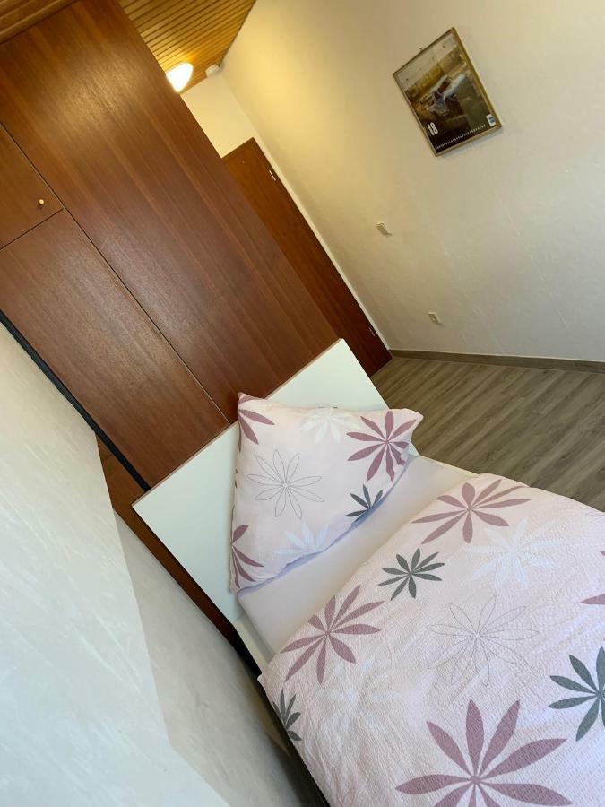 Bed and Breakfast Vina Am Ring Mannebach  Esterno foto