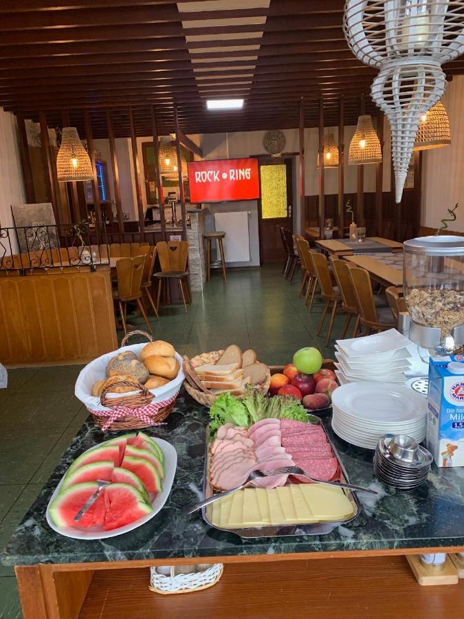 Bed and Breakfast Vina Am Ring Mannebach  Esterno foto
